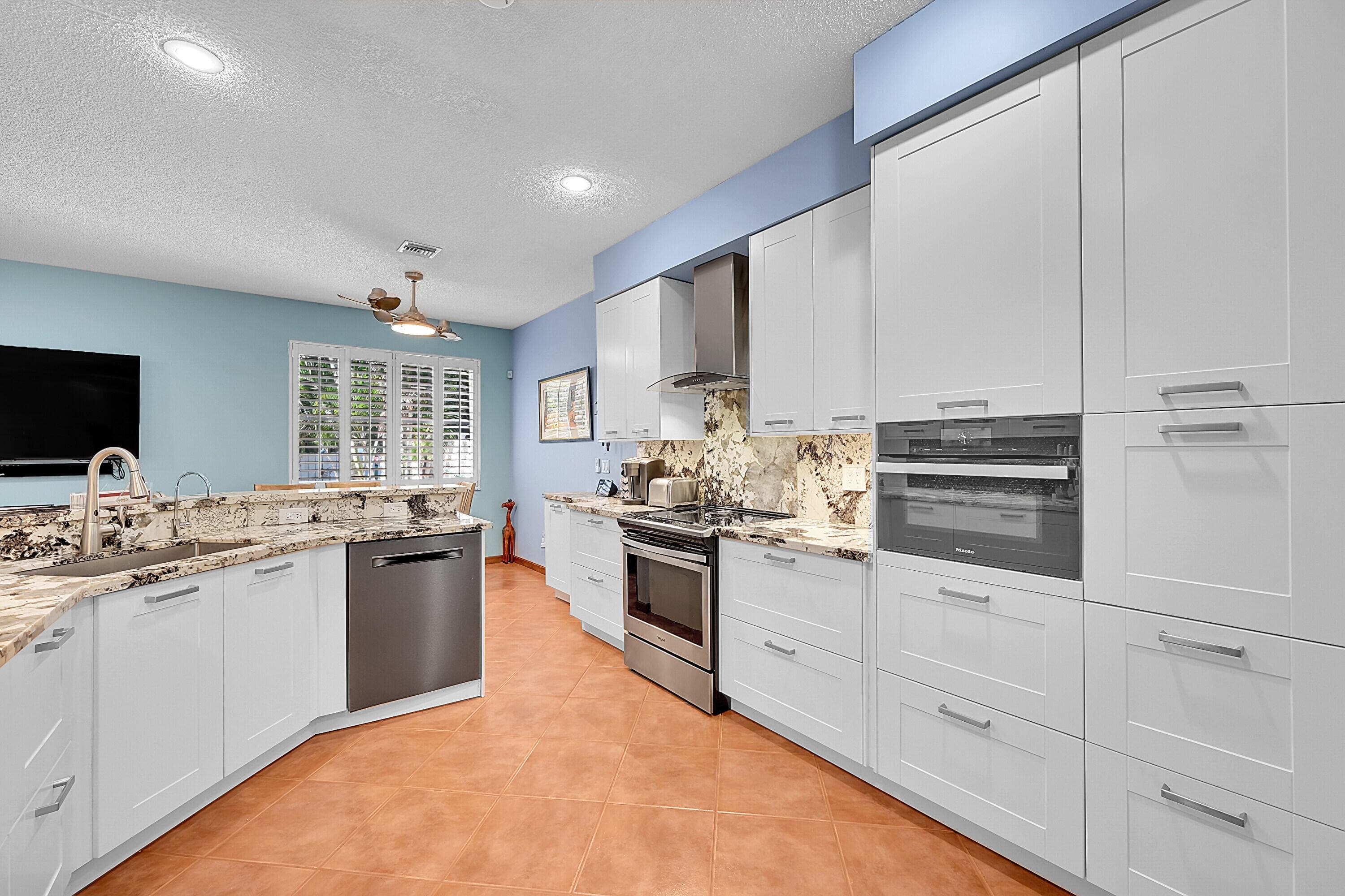 2922 Port Royale Lane S, Fort Lauderdale, FL 33308 — photo 16 of 42