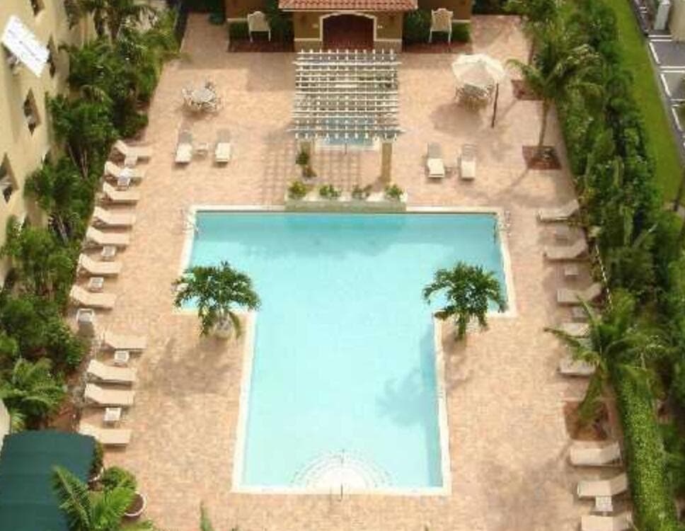 616 Clearwater Park Road 205, West Palm Beach, FL 33401 — photo 1 of 13