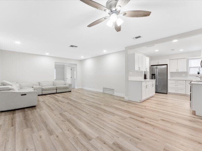 311 W Sample Road, Deerfield Beach, FL 33064 — photo 10 of 33