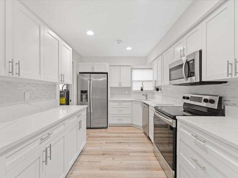 311 W Sample Road, Deerfield Beach, FL 33064 — photo 11 of 33