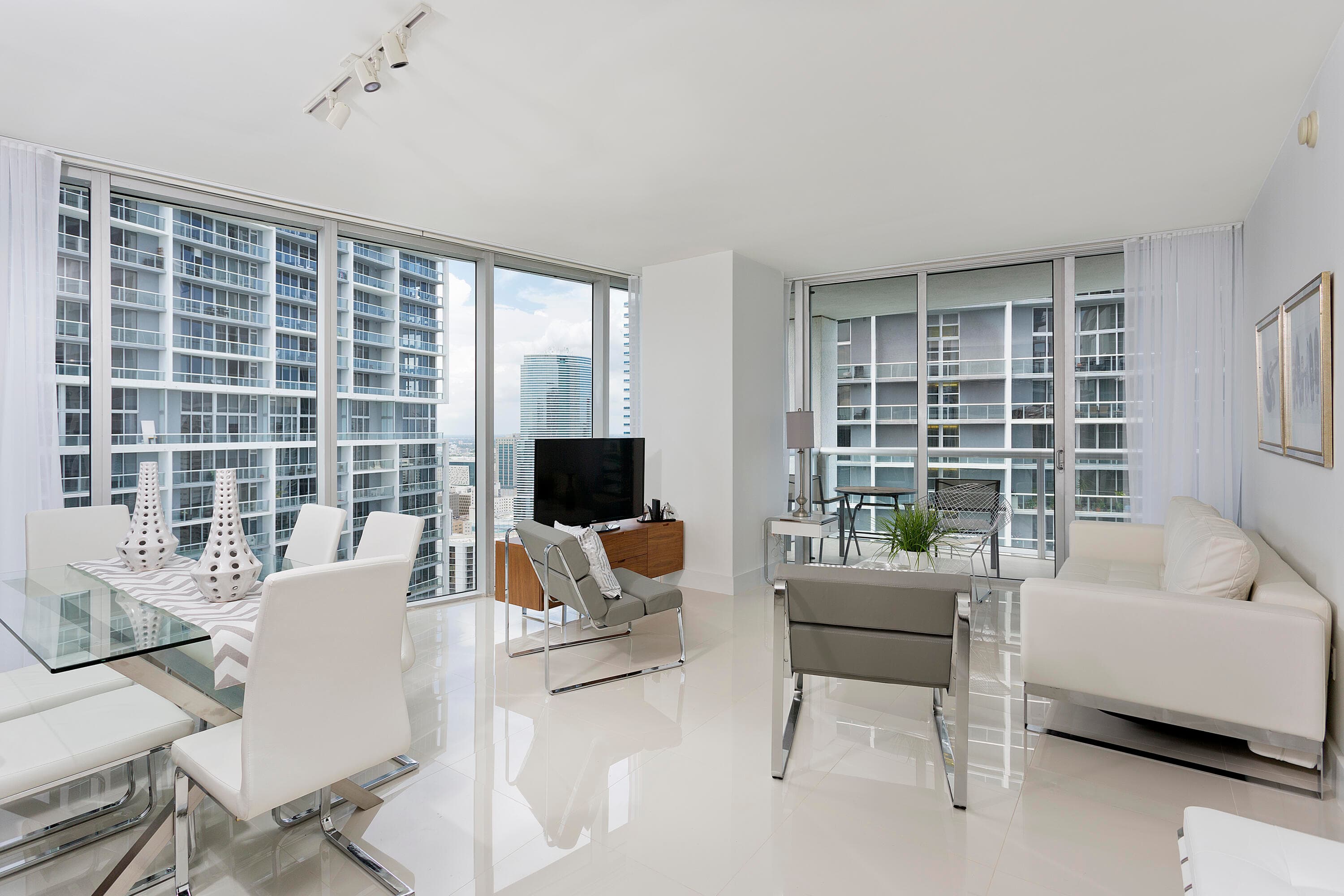 495 Brickell Avenue 4010, Miami, FL 33131 — photo 1 of 6
