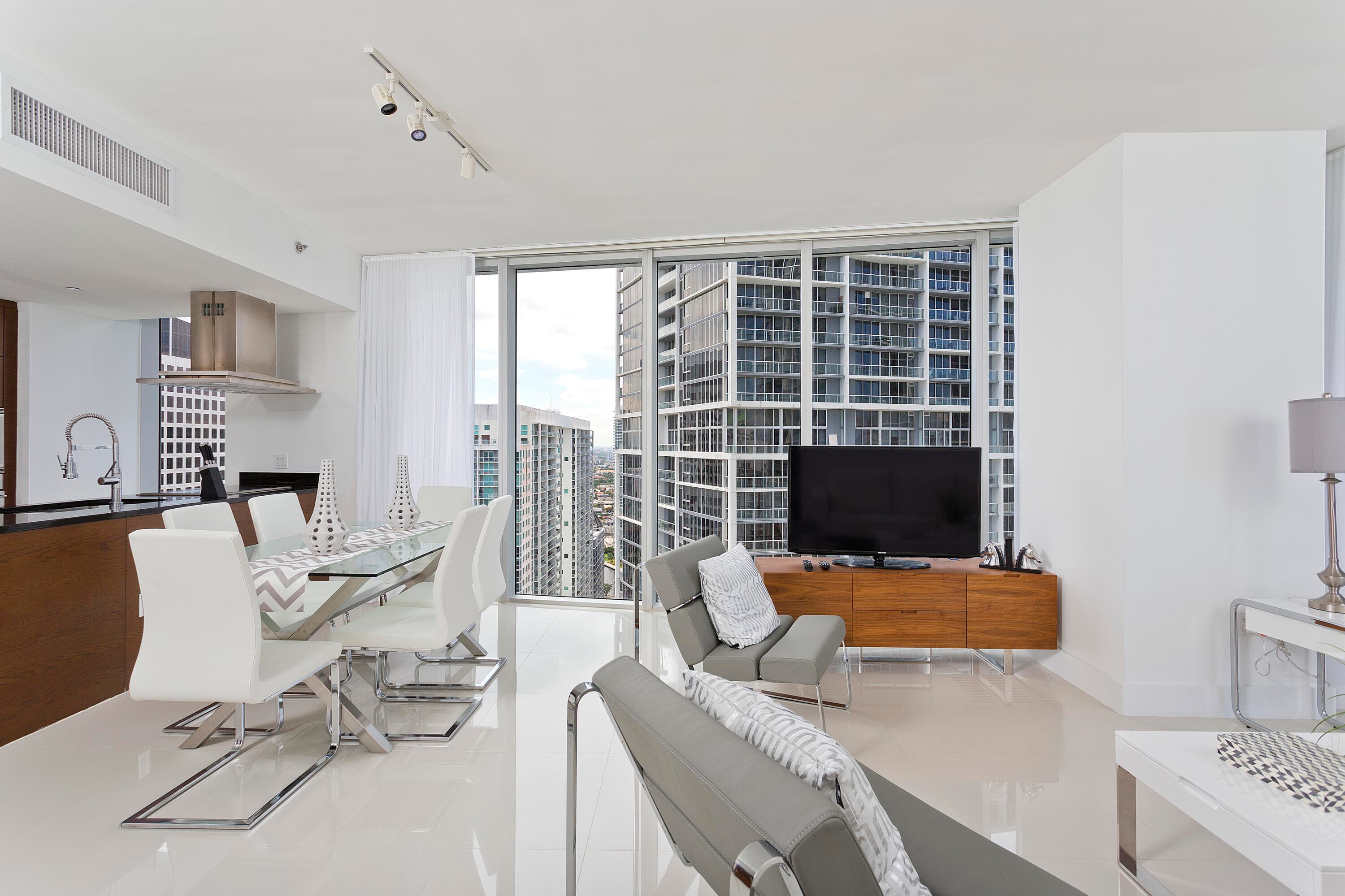 495 Brickell Avenue 4010, Miami, FL 33131 — photo 3 of 6
