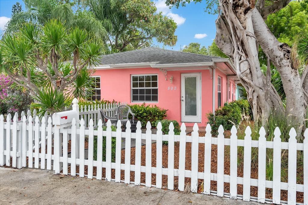 802 N J Street, Lake Worth Beach, FL 33460 — photo 3 of 62
