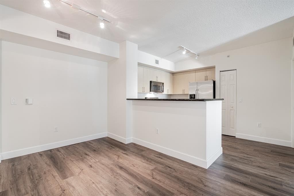 2421 NE 65th Street 309, Fort Lauderdale, FL 33308 — photo 5 of 42
