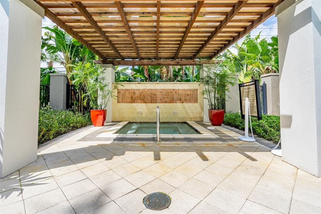 2421 NE 65th Street 309, Fort Lauderdale, FL 33308 — photo 30 of 42