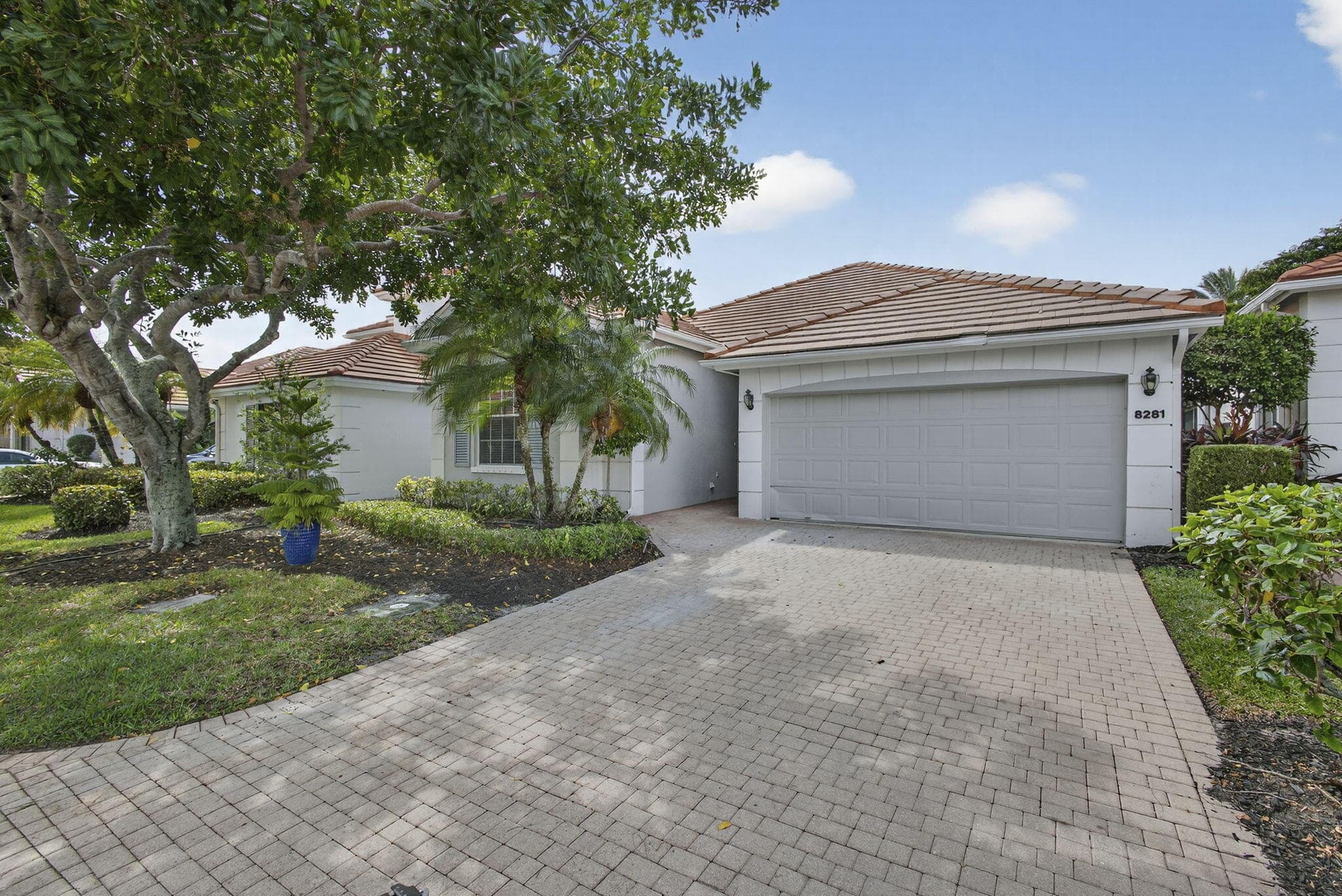 8281 Heritage Club Dr Drive, West Palm Beach, FL 33412 — photo 1 of 71
