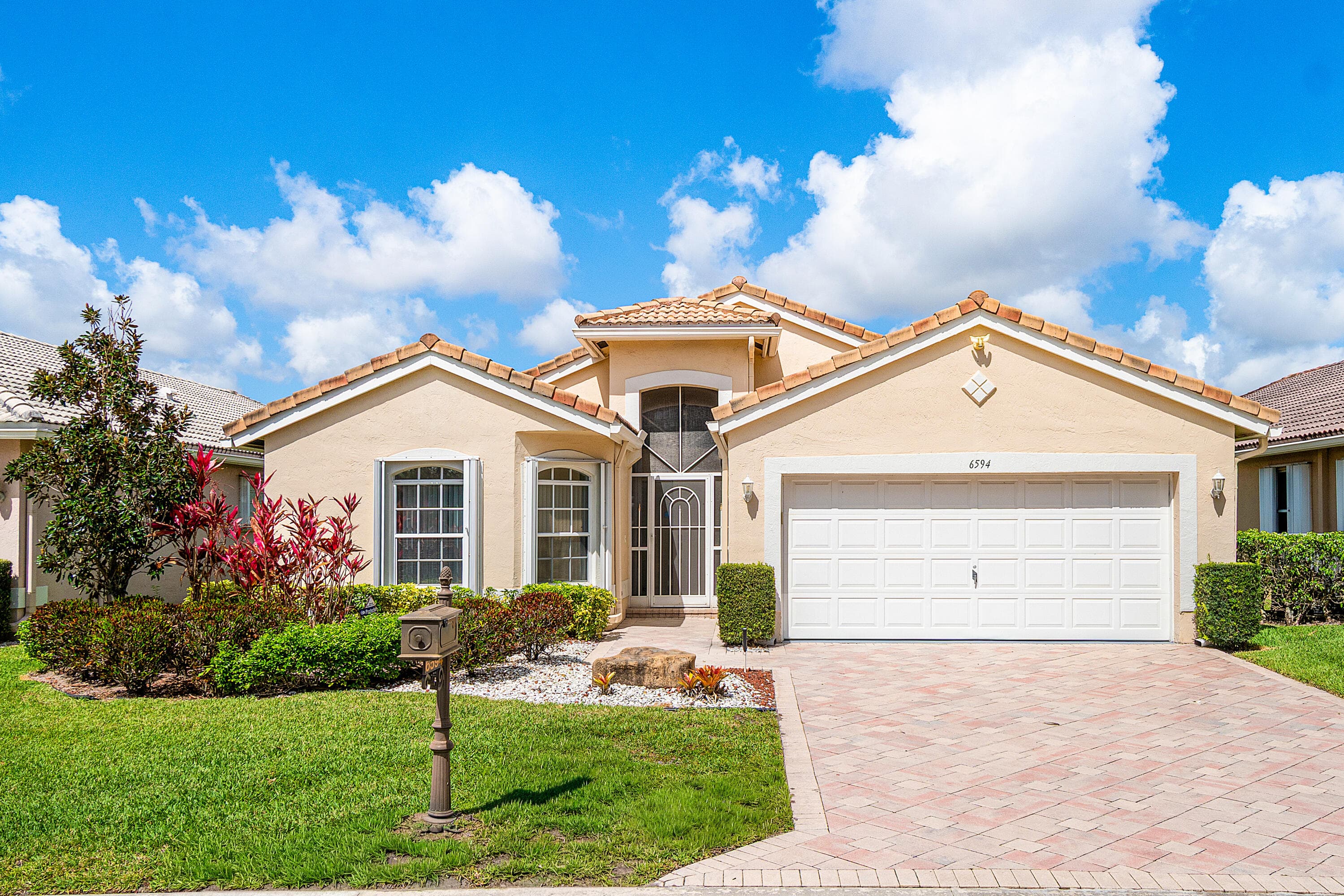 6594 Sun River Road, Boynton Beach, FL 33437 — photo 1 of 37