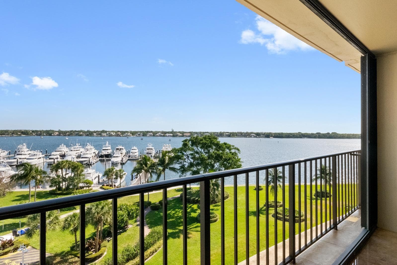 136 Lakeshore Drive 711, North Palm Beach, FL 33408 — photo 12 of 41