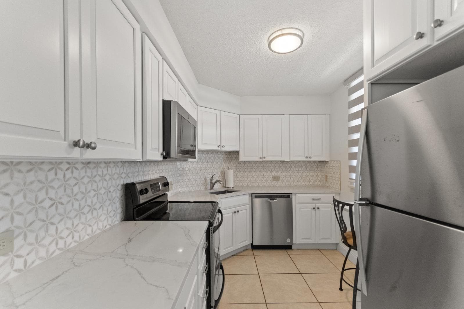 136 Lakeshore Drive 711, North Palm Beach, FL 33408 — photo 5 of 41
