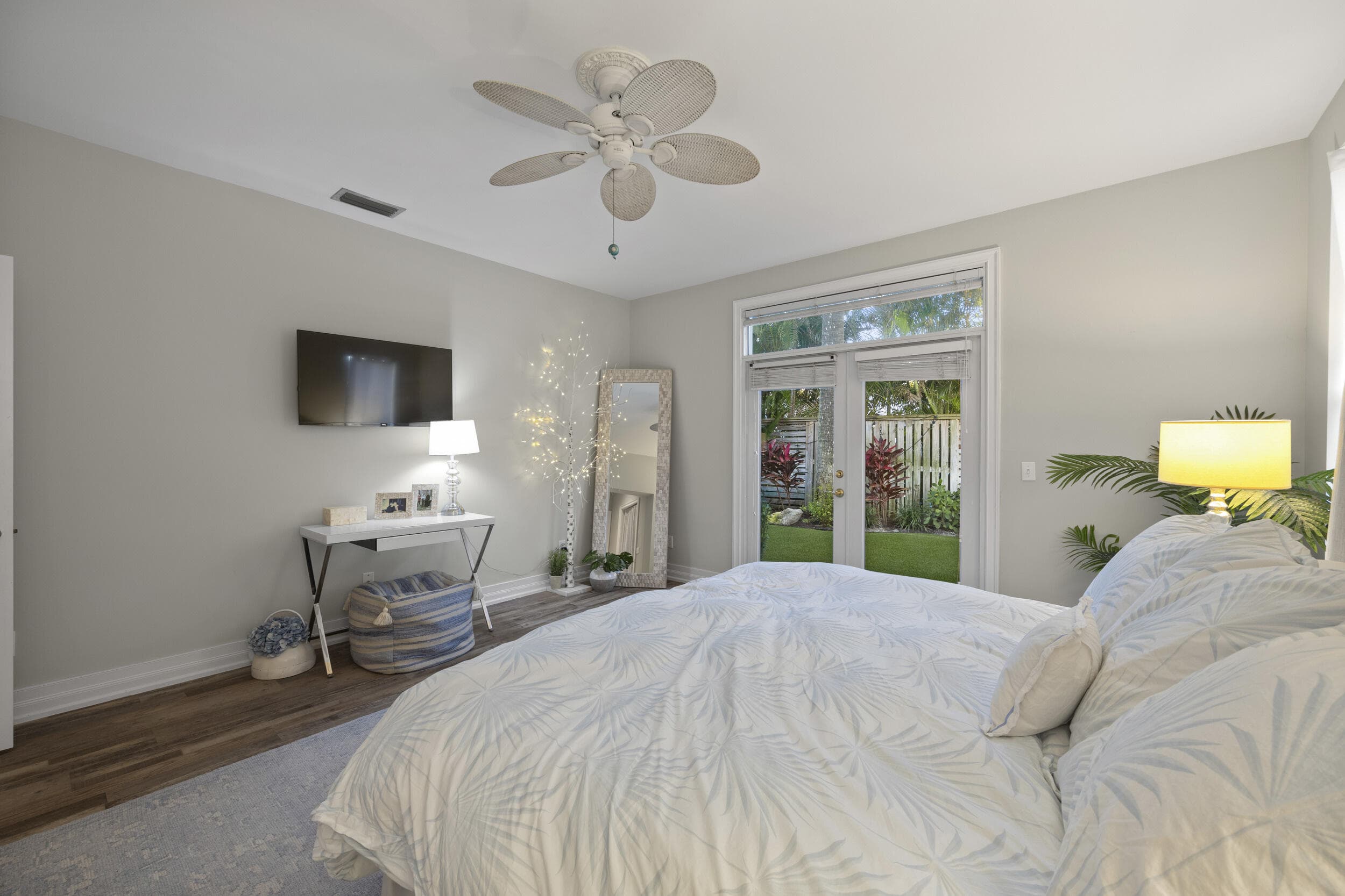 122 Lighthouse Drive, Jupiter Inlet Colony, FL 33469 — photo 32 of 84