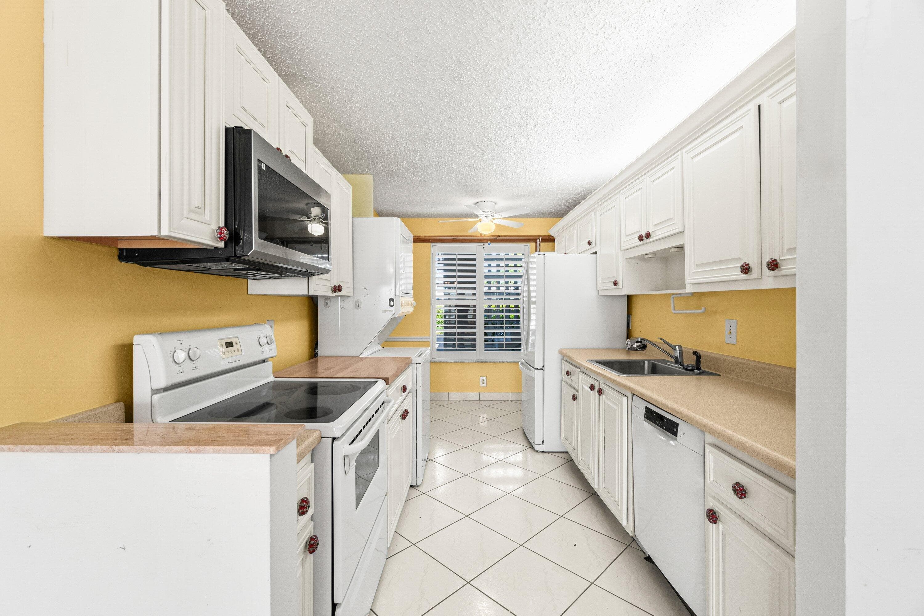 1020 Silk Oak Terrace 102, Delray Beach, FL 33445 — photo 7 of 25