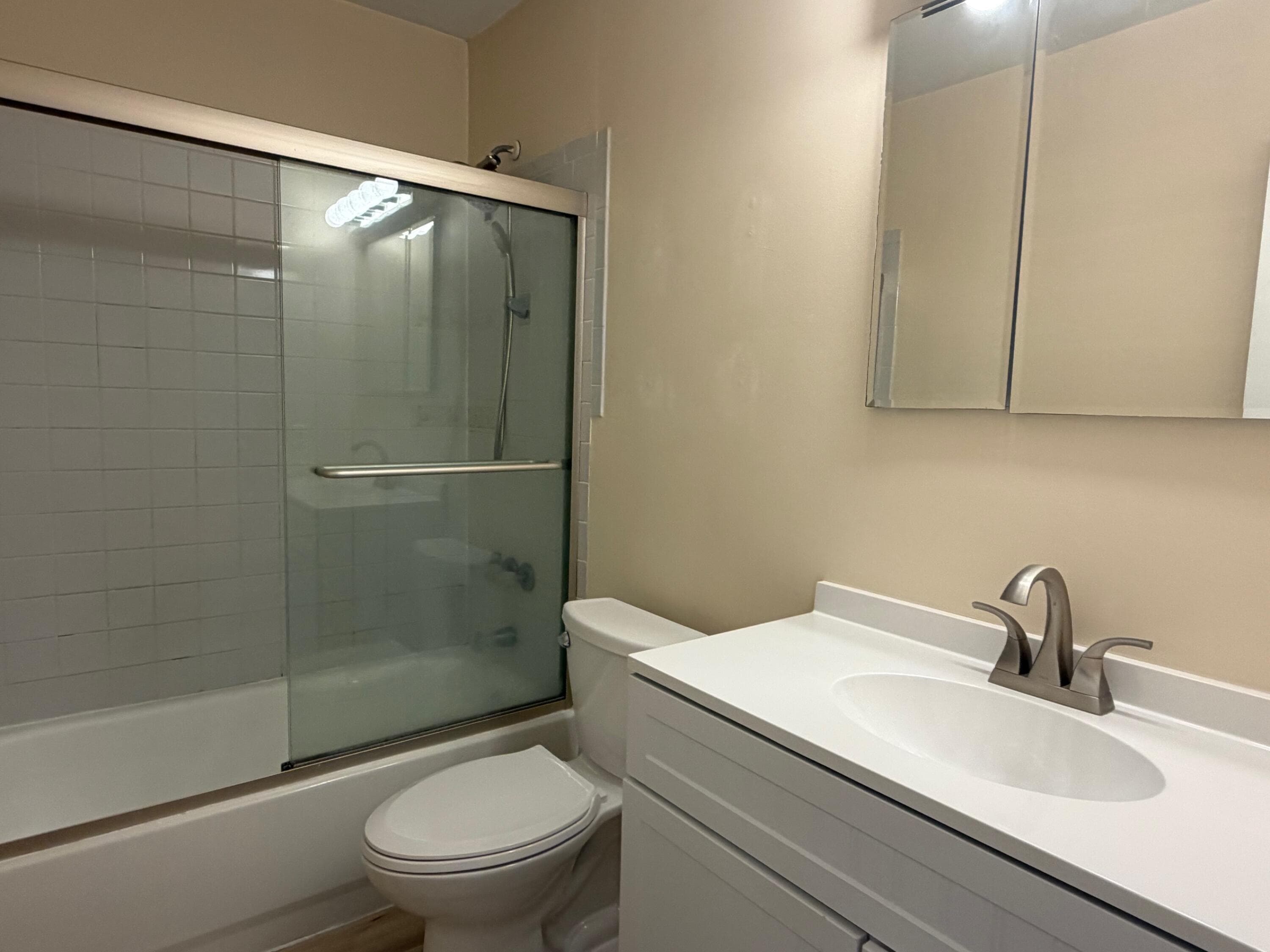2230 NE 56th Place 209, Fort Lauderdale, FL 33308 — photo 8 of 22