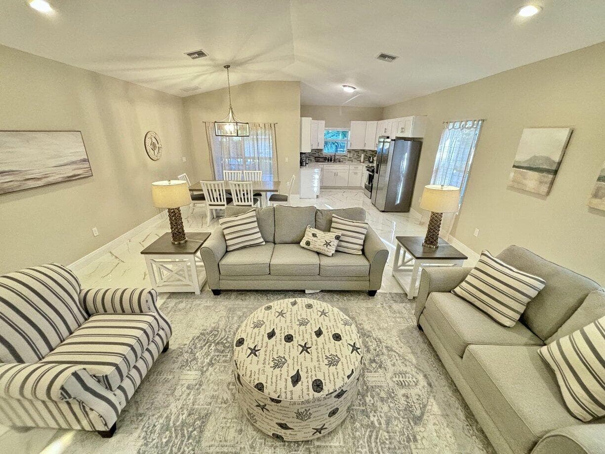 1330 28th Avenue, Vero Beach, FL 32960 — photo 4 of 22