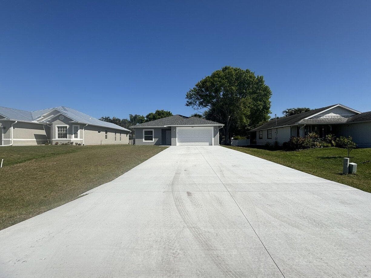 1330 28th Avenue, Vero Beach, FL 32960 — photo 2 of 22