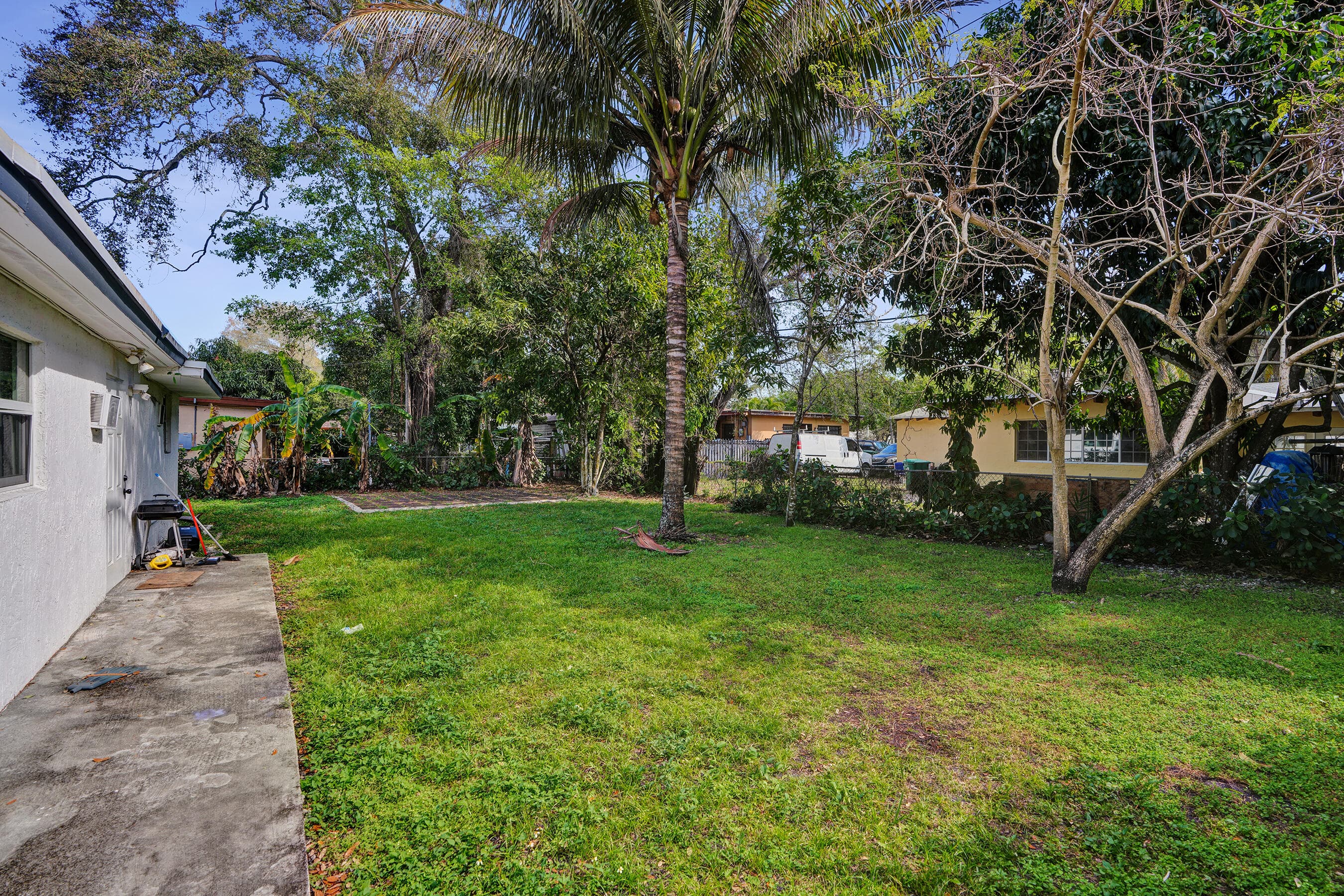 640 NE 160th Street, Miami, FL 33162 — photo 24 of 27