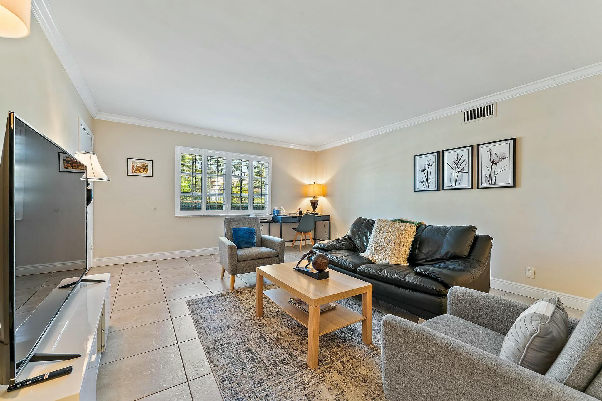 3036 Park Avenue, Riviera Beach, FL 33404 — photo 4 of 22