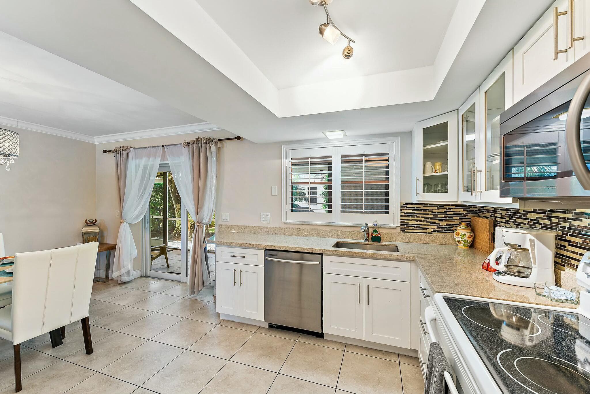 3036 Park Avenue, Riviera Beach, FL 33404 — photo 10 of 22