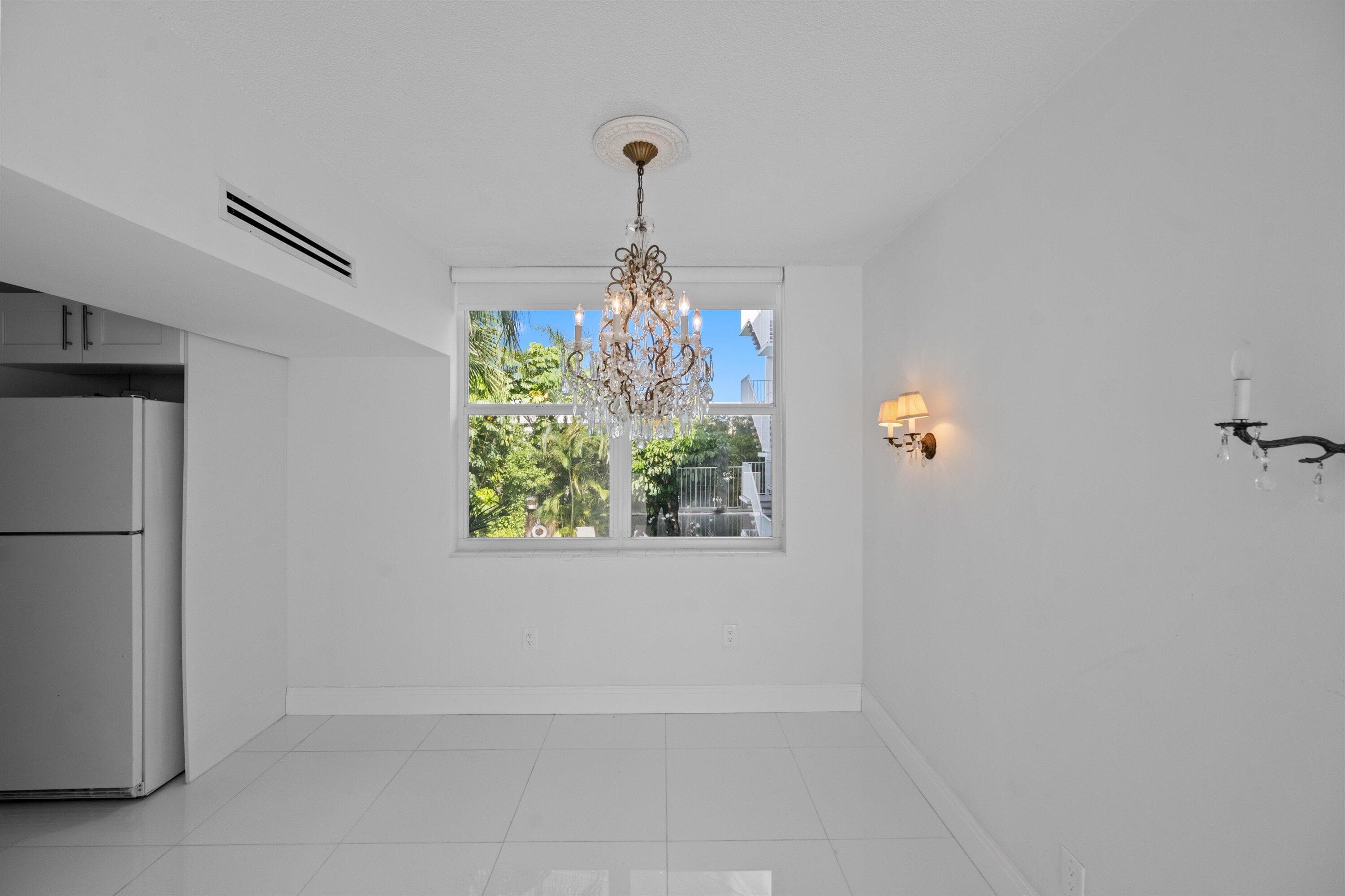 401 Peruvian Avenue 2010, Palm Beach, FL 33480 — photo 4 of 39