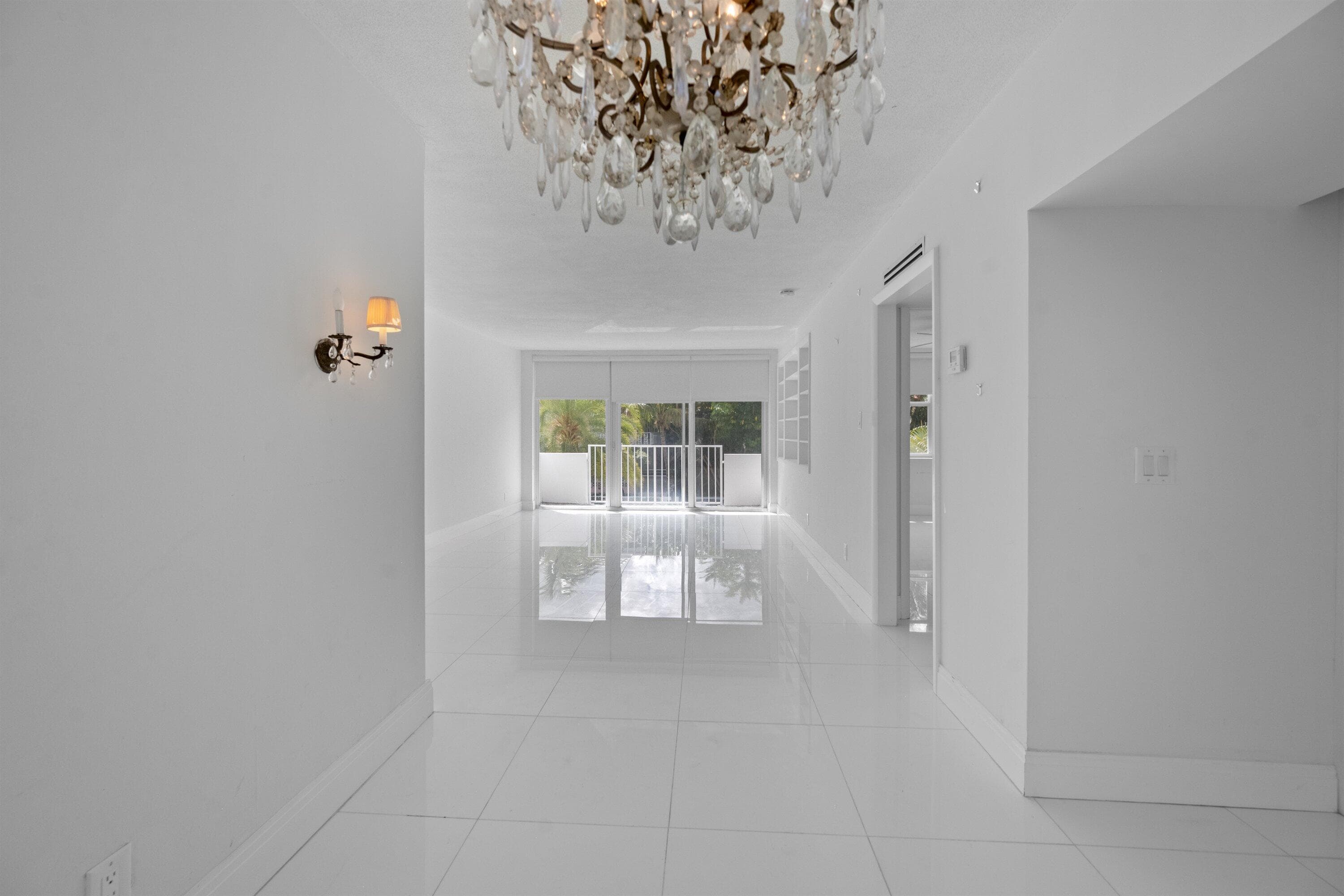 401 Peruvian Avenue 2010, Palm Beach, FL 33480 — photo 5 of 39