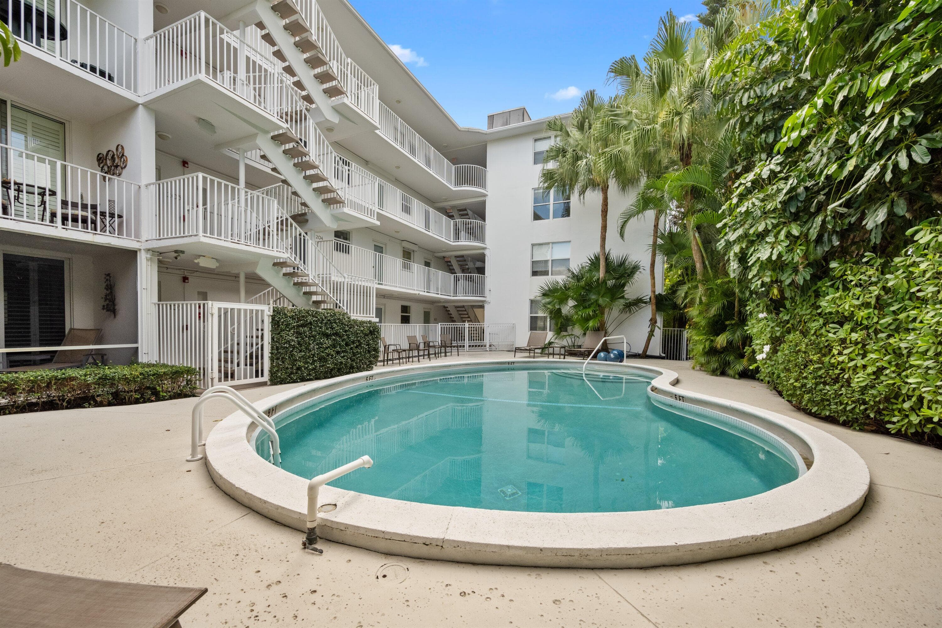 401 Peruvian Avenue 2010, Palm Beach, FL 33480 — photo 15 of 39