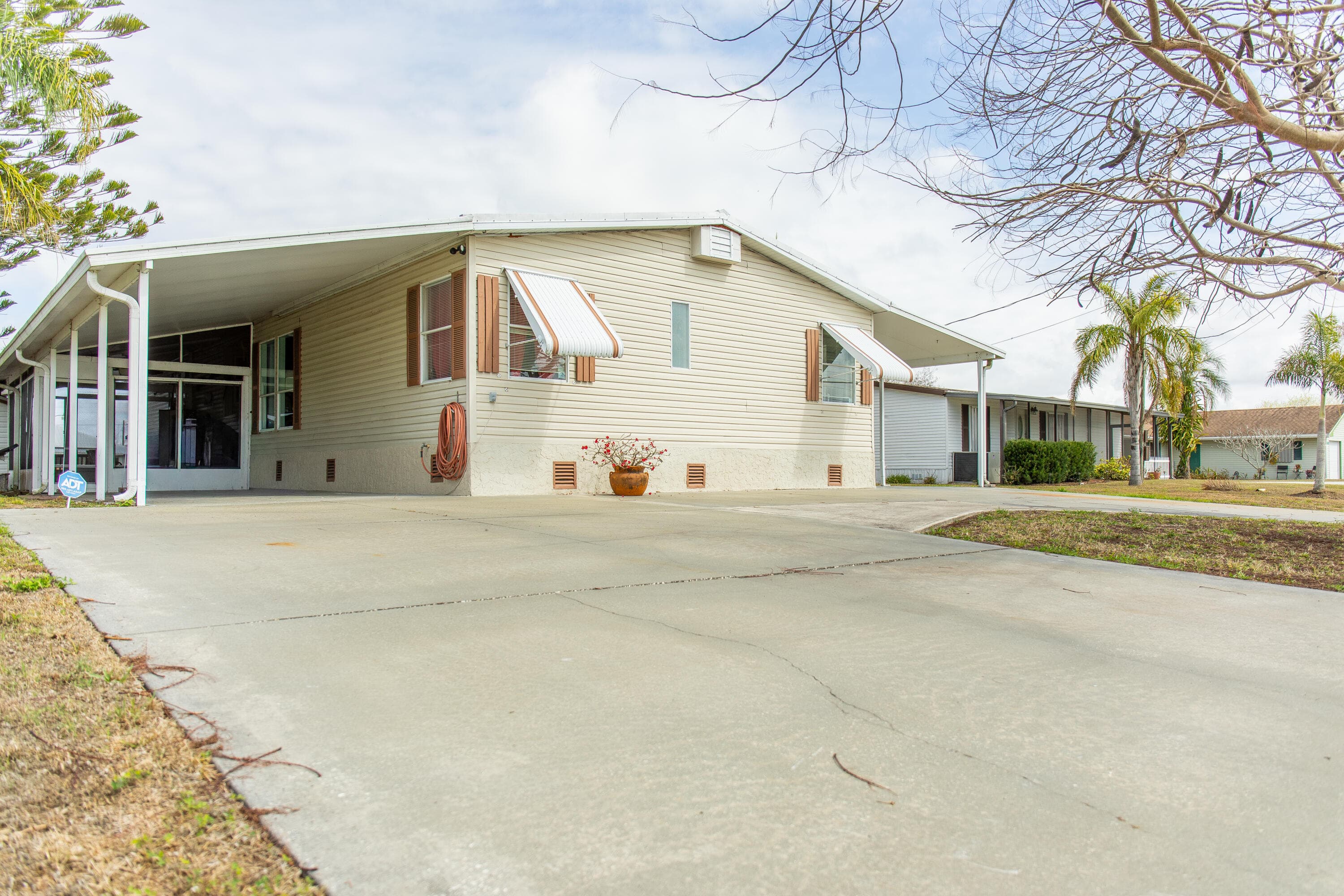 2423 SE 34th Lane, Okeechobee, FL 34974 — photo