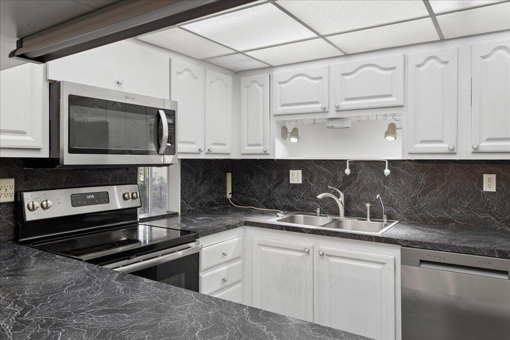 9491 Evergreen Place 108, Davie, FL 33324 — photo 4 of 25