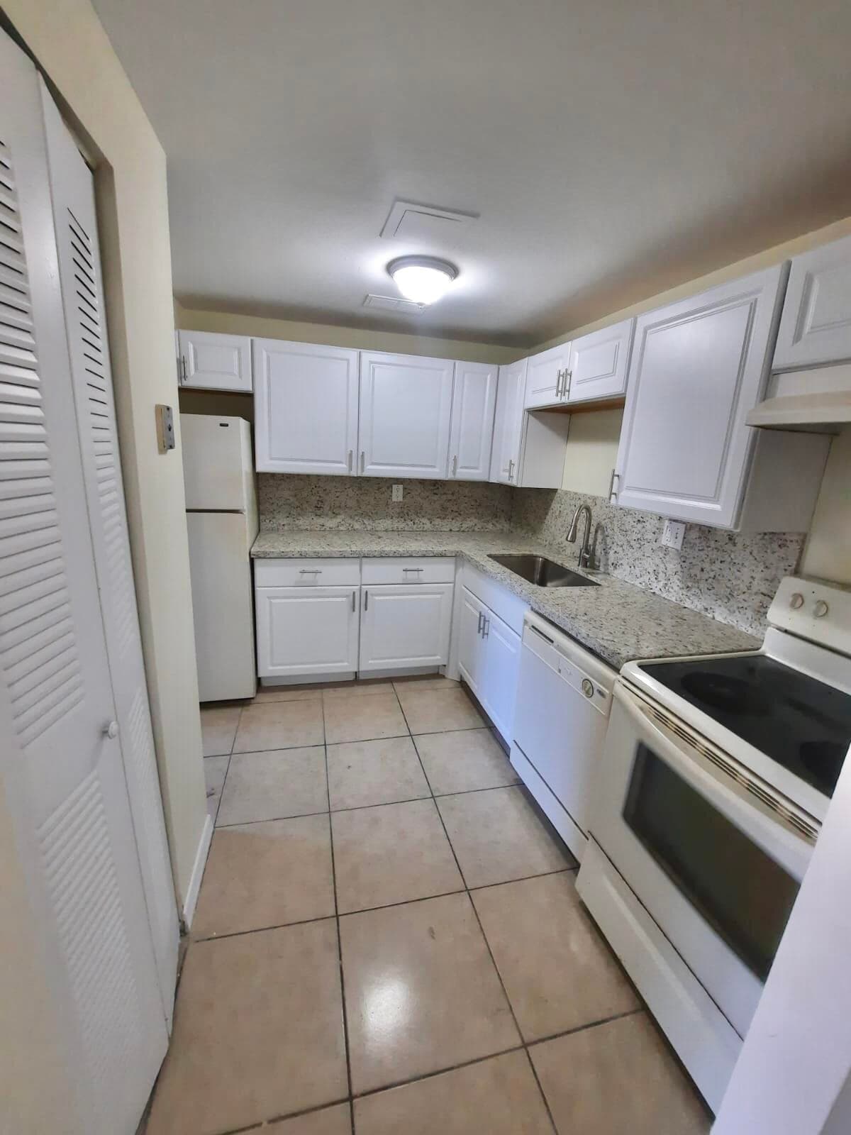 409 Executive Center Drive 208, West Palm Beach, FL 33401 — photo 1 of 11
