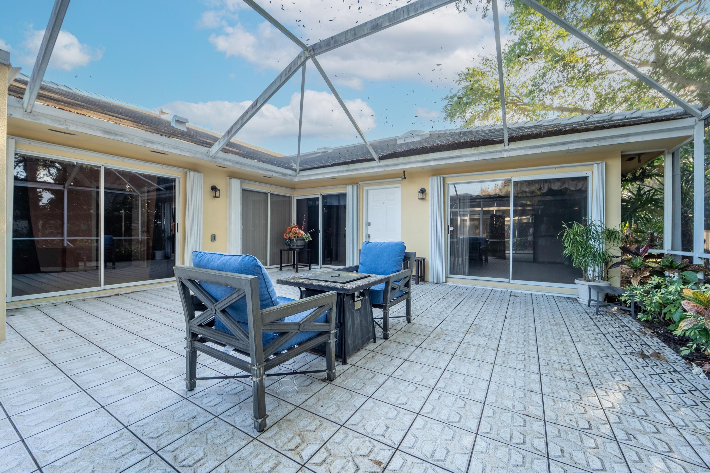 304 Sun Terrace Court, Palm Beach Gardens, FL 33403 — photo 2 of 33