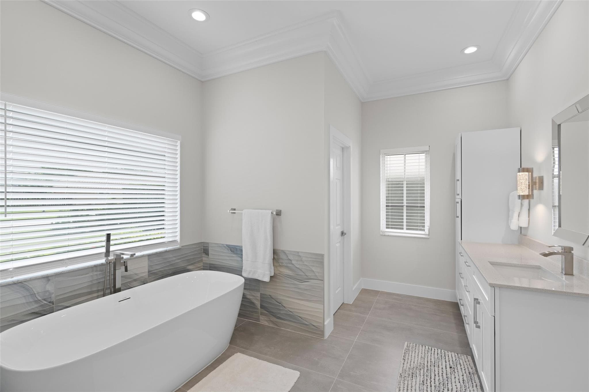 9010 Gardens Glen Circle, Palm Beach Gardens, FL 33418 — photo 9 of 60
