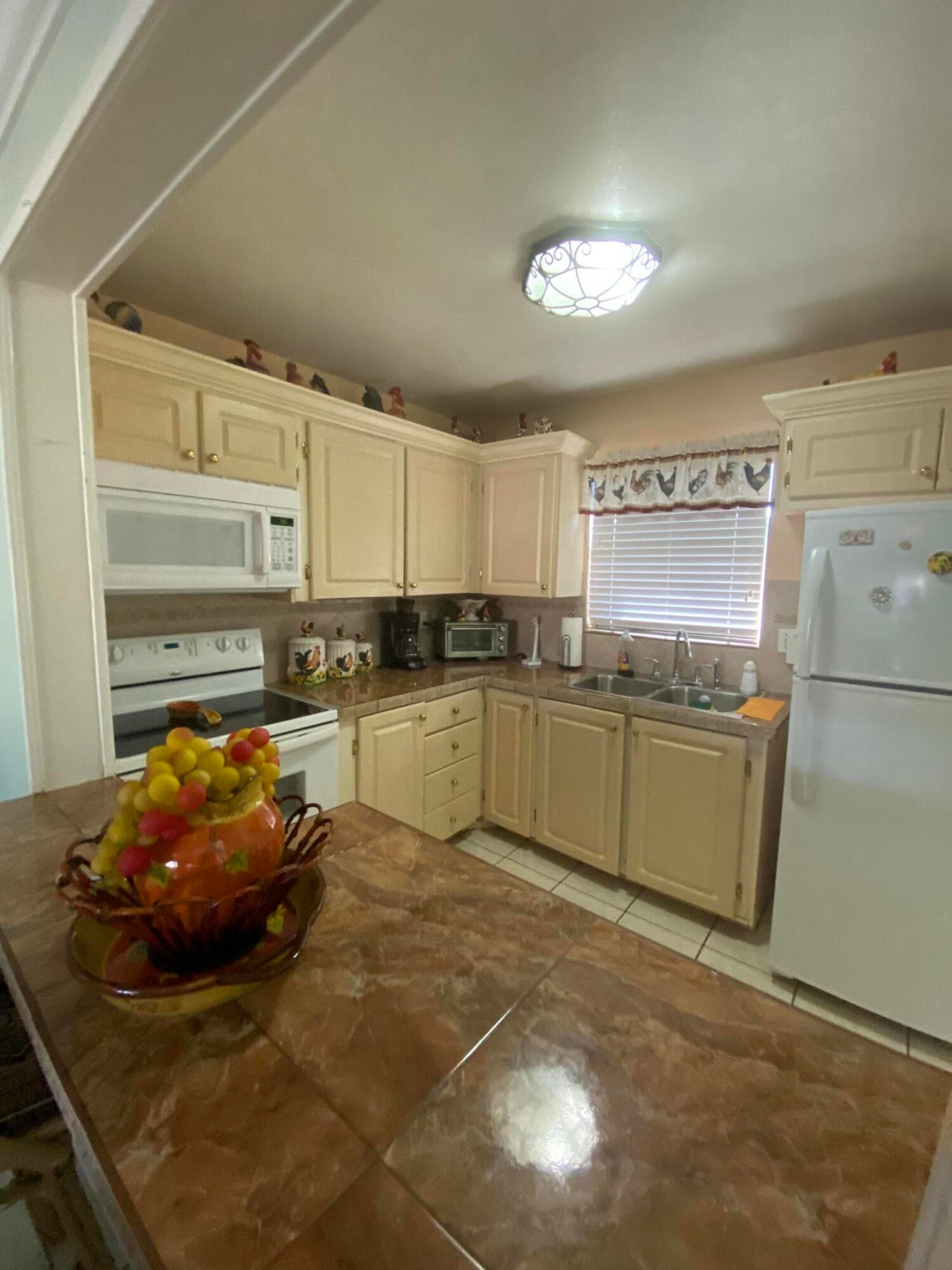 715 Lori Drive 302, Palm Springs, FL 33461 — photo 4 of 9