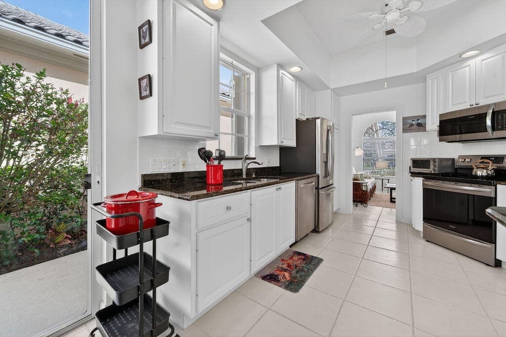 8944 SE Hawks Nest Court, Hobe Sound, FL 33455 — photo 15 of 65