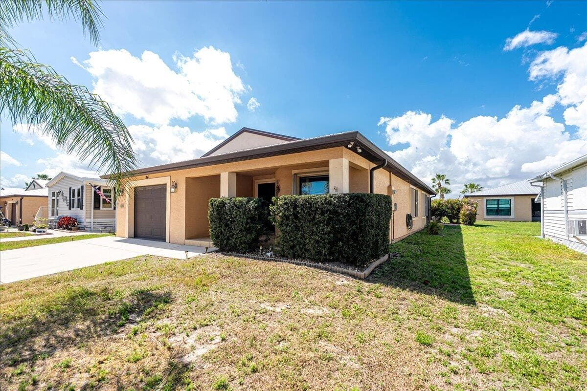 44 Grande Vista Way, Port St. Lucie, FL 34952 — photo 3 of 39