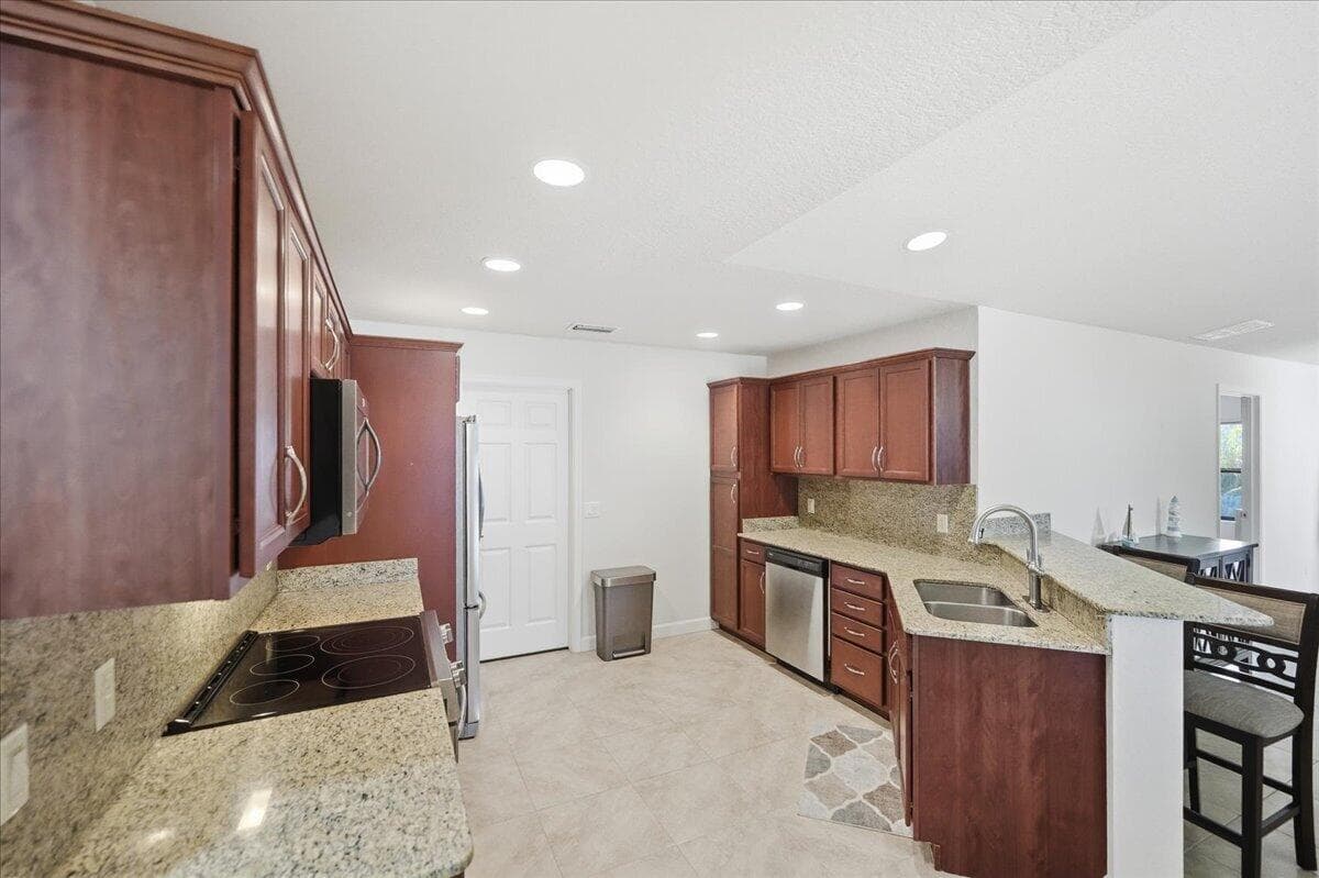 44 Grande Vista Way, Port St. Lucie, FL 34952 — photo 9 of 39