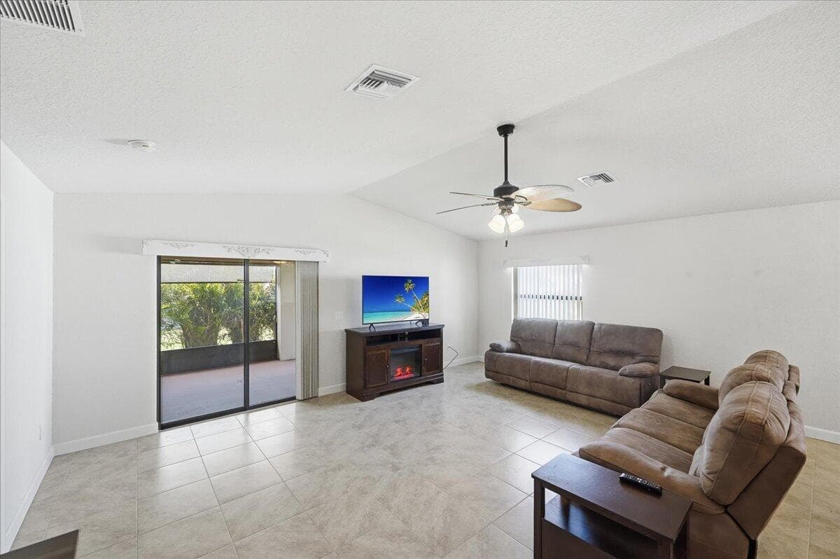 44 Grande Vista Way, Port St. Lucie, FL 34952 — photo 13 of 39