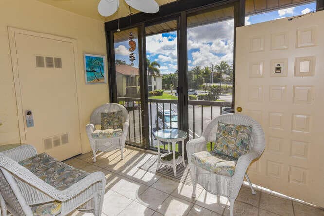 305 Knotty Pine Circle D-2, Greenacres, FL 33463 — photo 3 of 25