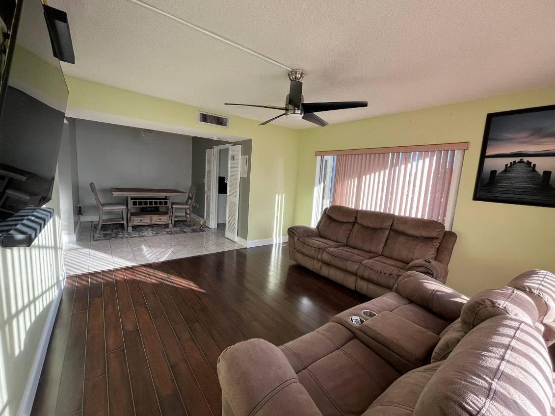 4170 Inverrary Drive 211, Lauderhill, FL 33319 — photo 2 of 5