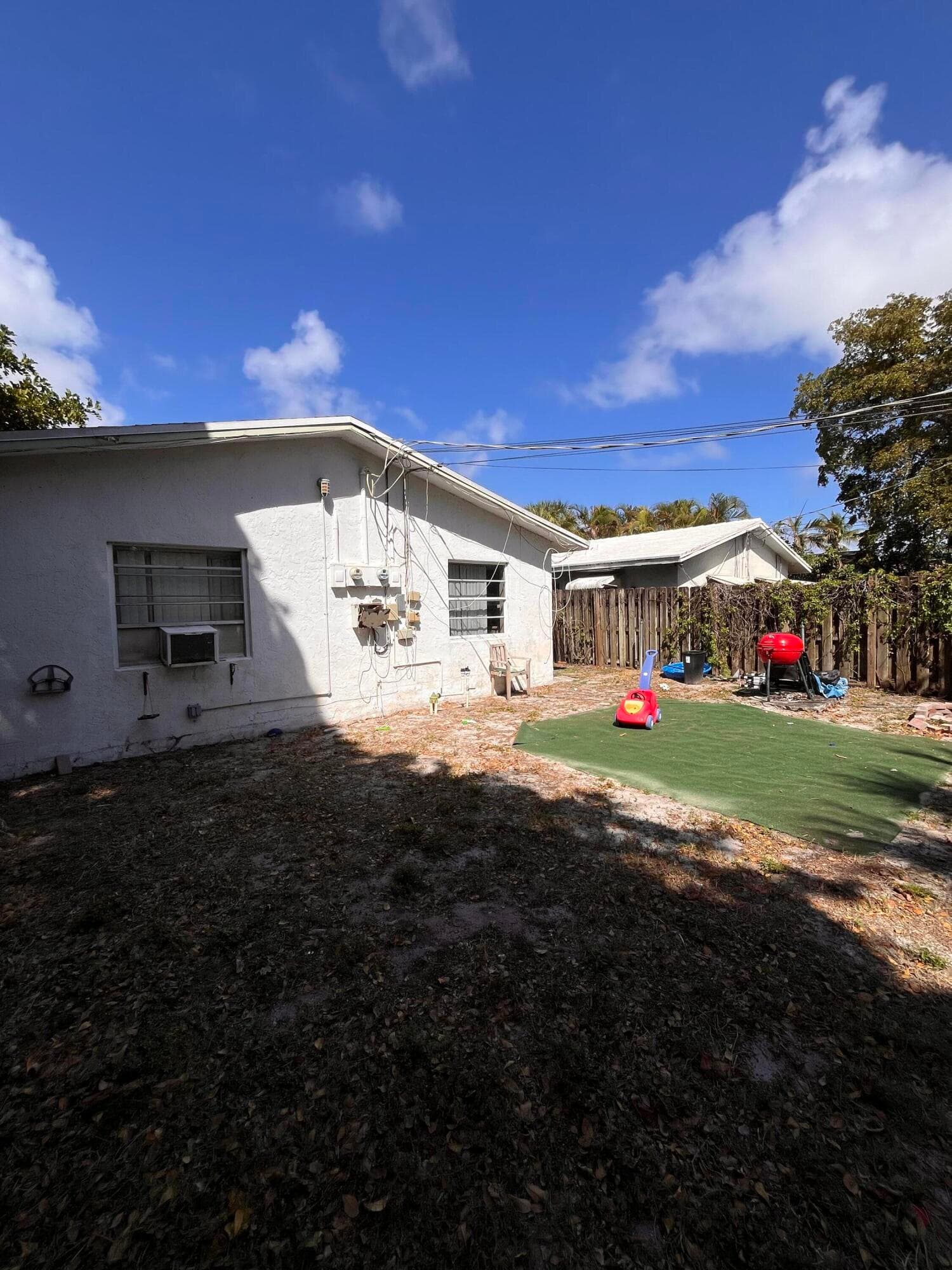 1304 NE 4th Street, Pompano Beach, FL 33060 — photo 5 of 6