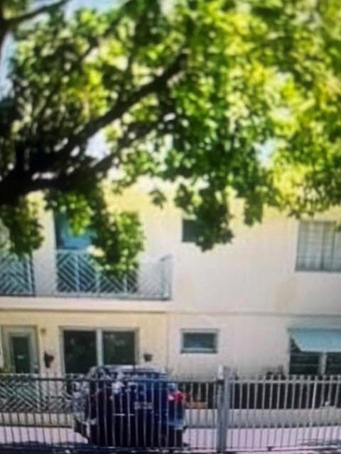636 Meridian Avenue 4, Miami Beach, FL 33139 — photo 7 of 7