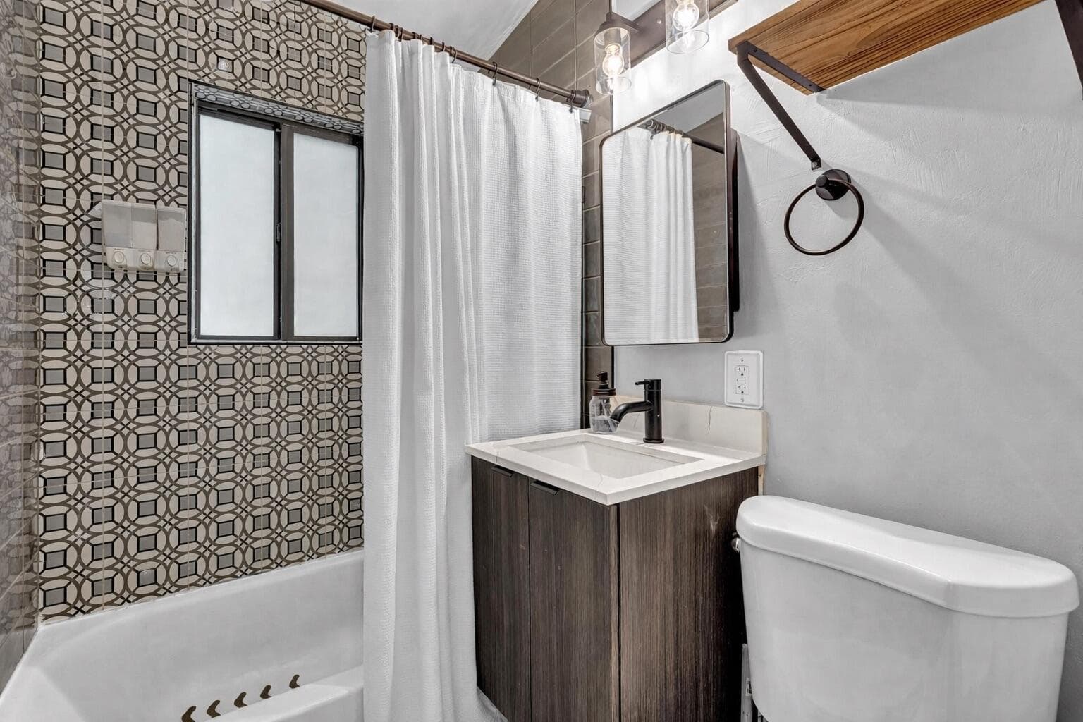316 SW 21 Street, Fort Lauderdale, FL 33315 — photo 15 of 39