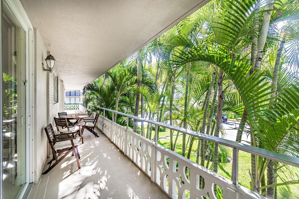 139 Sunrise Avenue 2020, Palm Beach, FL 33480 — photo 1 of 24