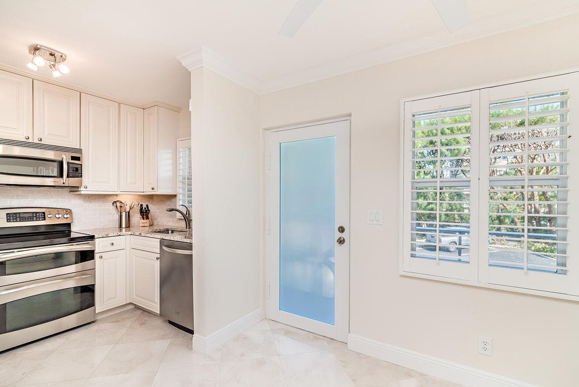 139 Sunrise Avenue 2020, Palm Beach, FL 33480 — photo 2 of 24