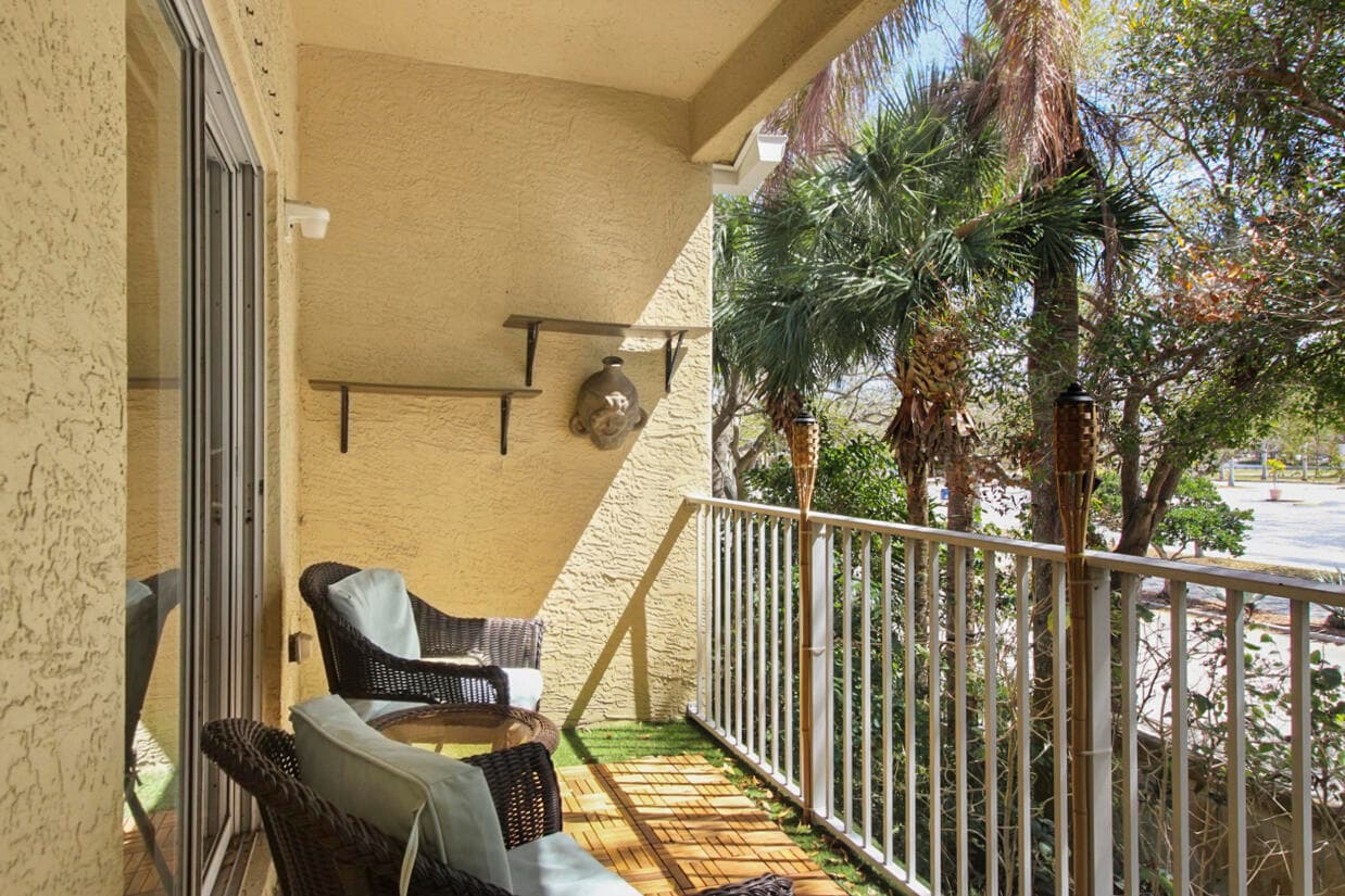 110 Lighthouse Circle H, Tequesta, FL 33469 — photo 14 of 40