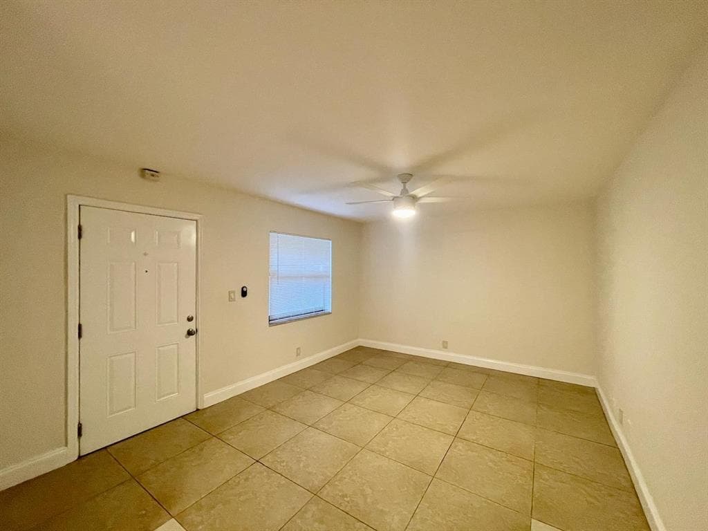 601 NE 29th Drive 7, Wilton Manors, FL 33334 — photo 5 of 10