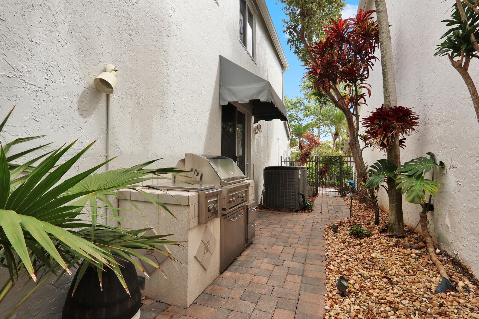 2063 Cezanne Road, West Palm Beach, FL 33409 — photo 4 of 72