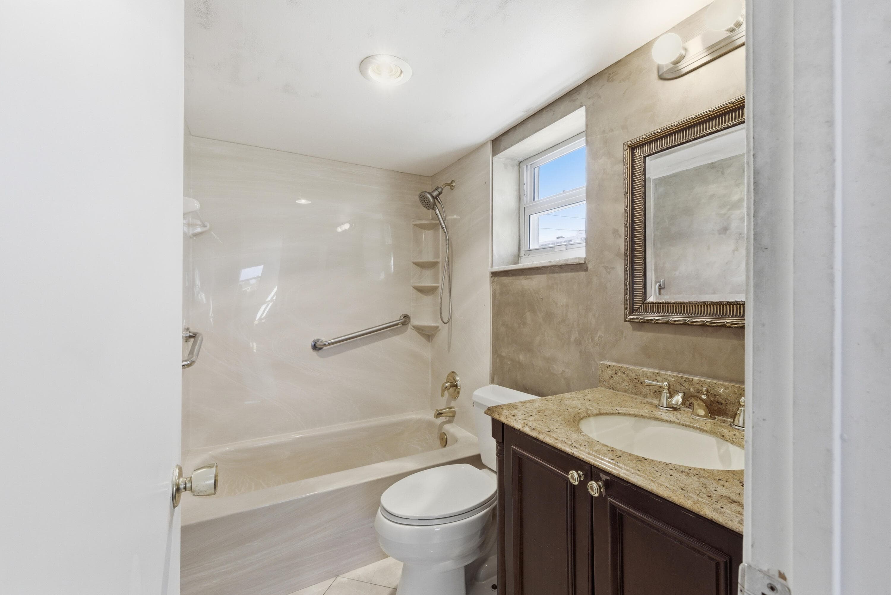 615 N Riverside Drive 301, Pompano Beach, FL 33062 — photo 10 of 34