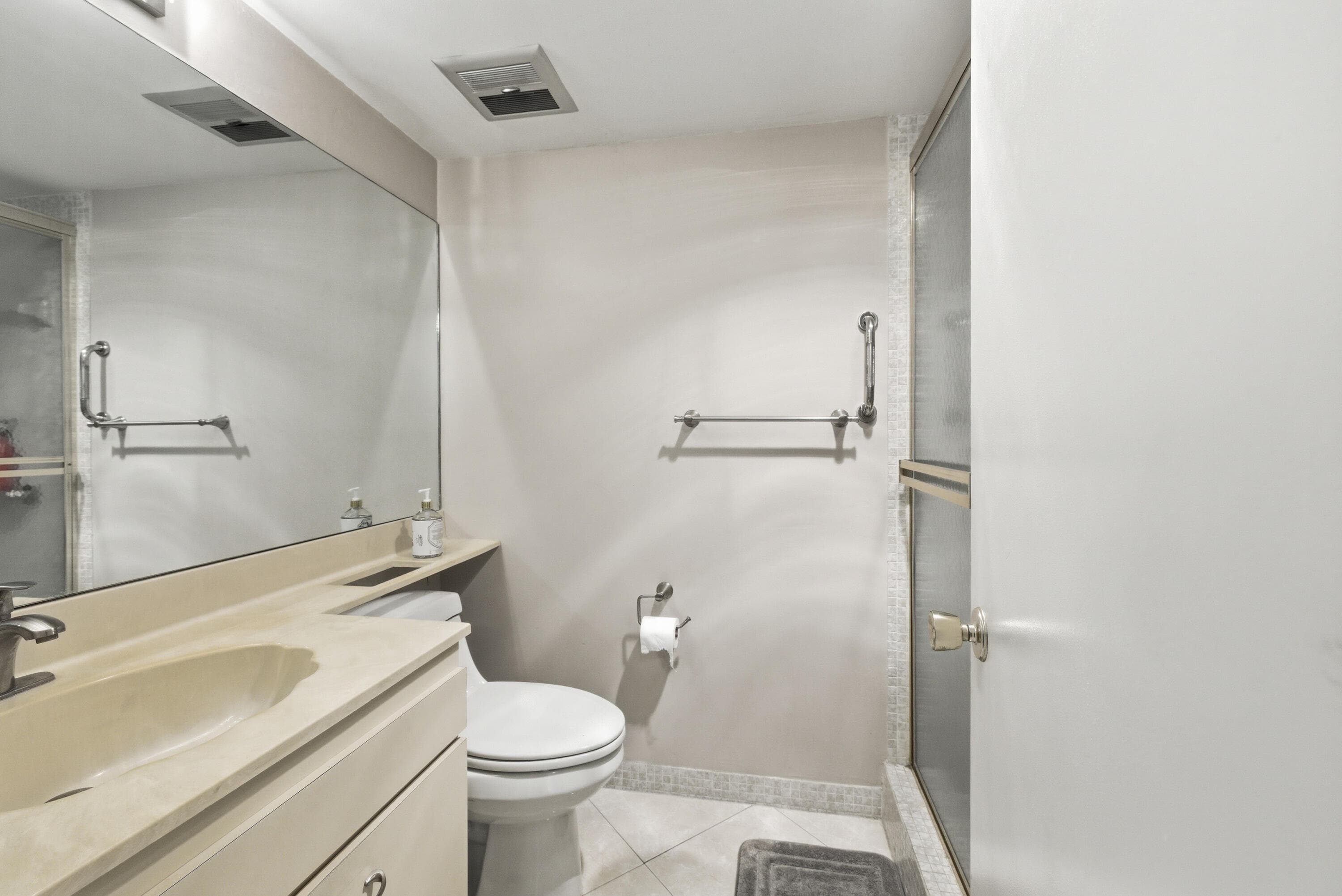 615 N Riverside Drive 301, Pompano Beach, FL 33062 — photo 11 of 34
