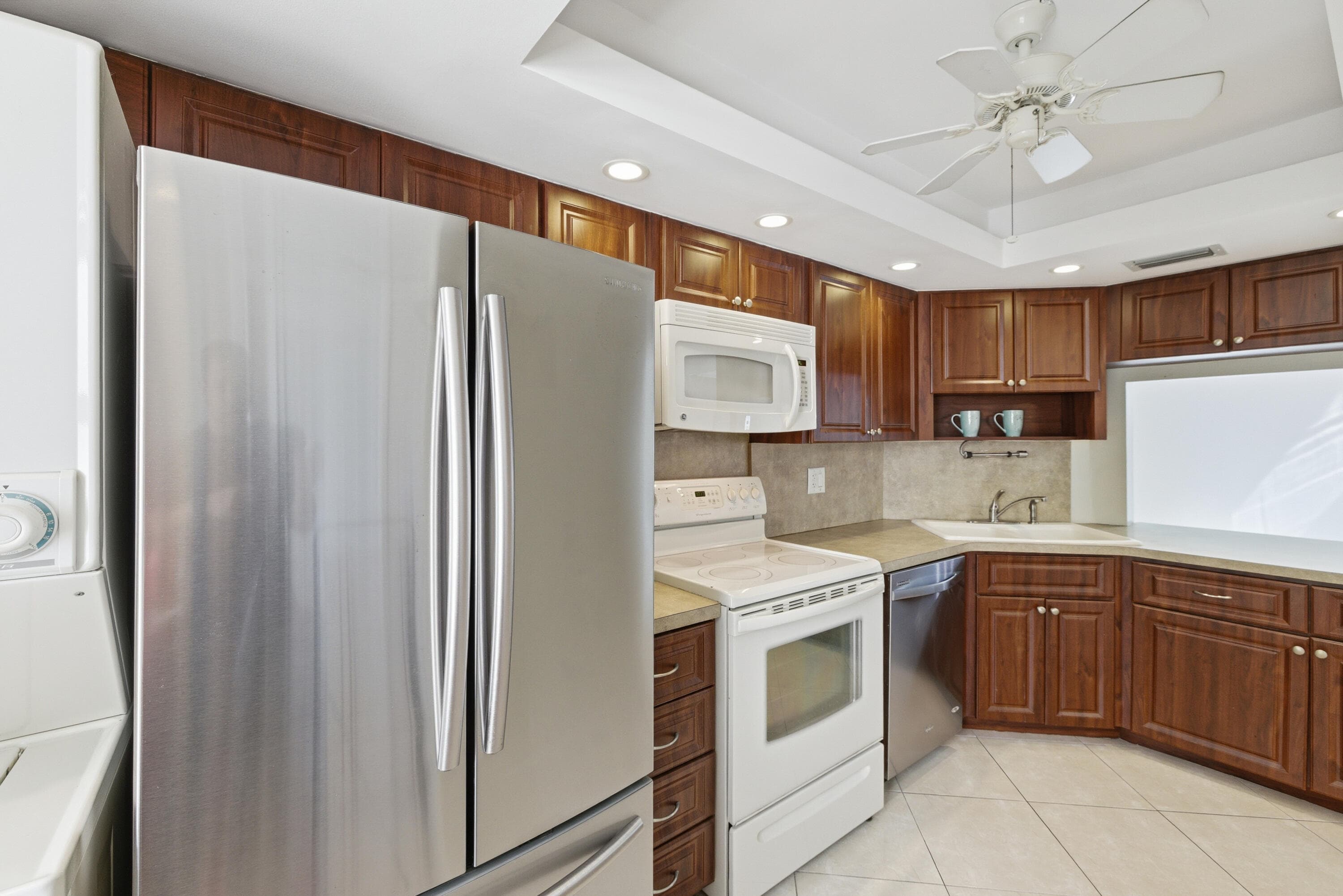 615 N Riverside Drive 301, Pompano Beach, FL 33062 — photo 21 of 34