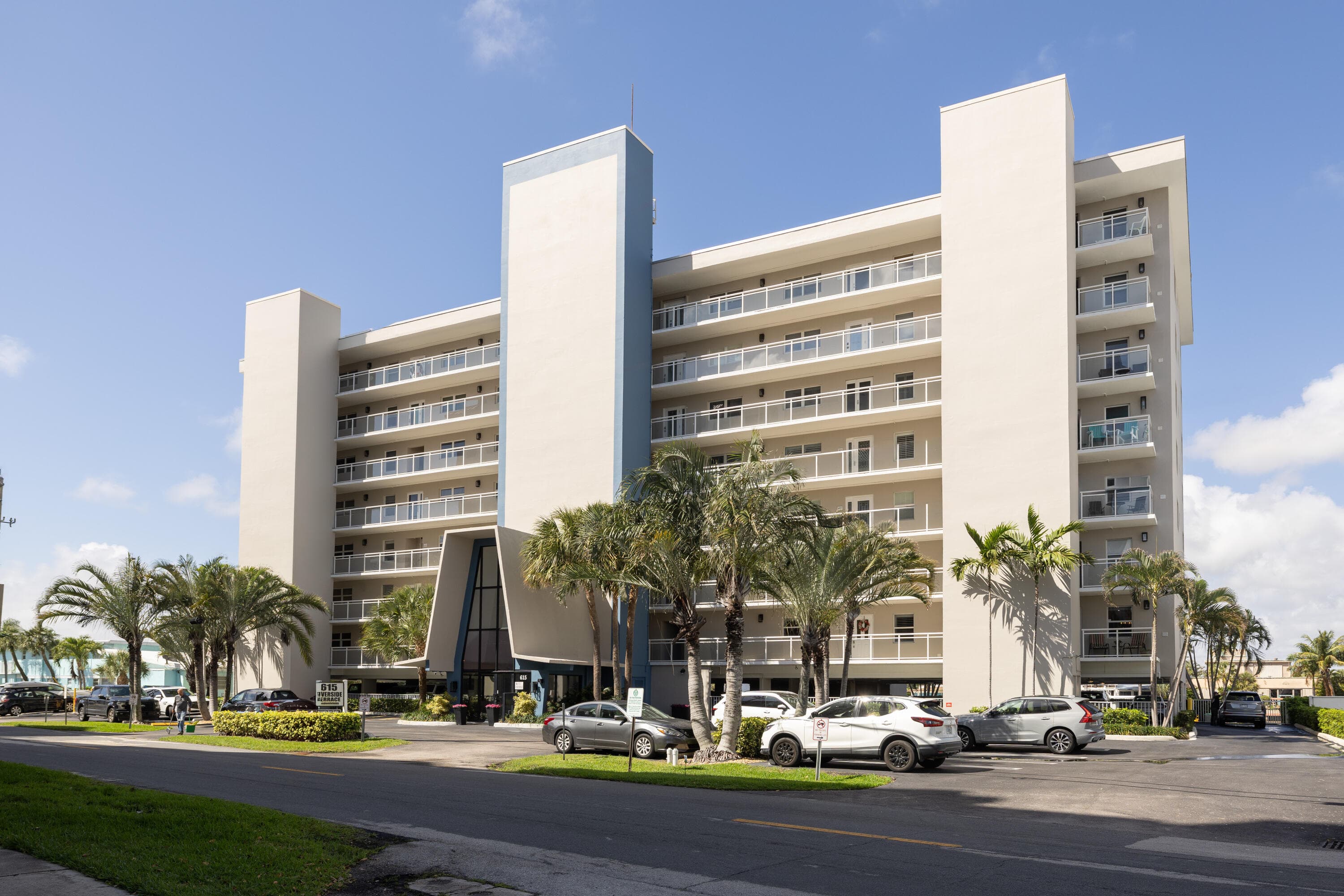615 N Riverside Drive 301, Pompano Beach, FL 33062 — photo 2 of 34