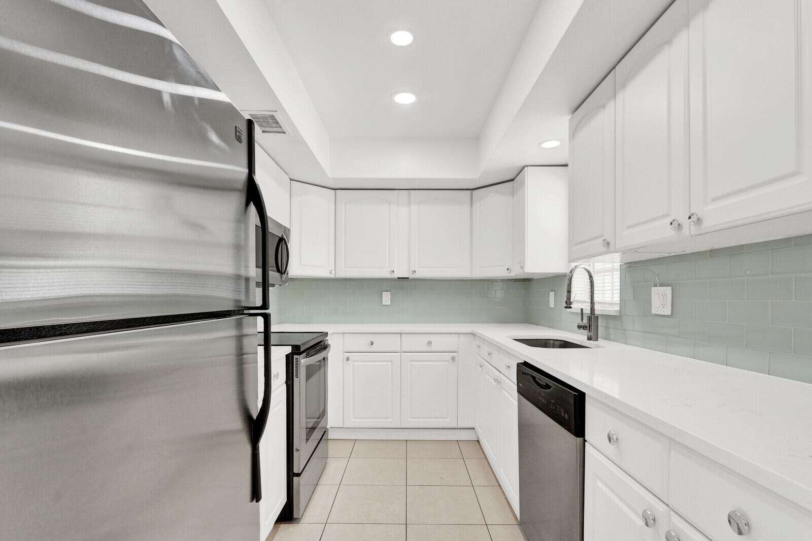 10249 N Military Trail Apt 201, Palm Beach Gardens, FL 33410 — photo 2 of 24