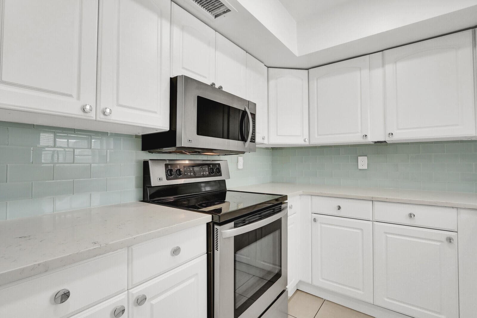 10249 N Military Trail Apt 201, Palm Beach Gardens, FL 33410 — photo 3 of 24